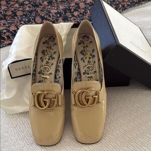 Gucci Cream and Gold Leather Loafers
